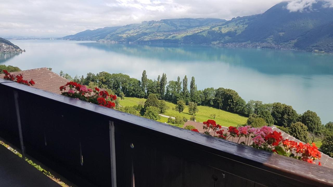 Traumhaftes Chalet Mit Seesicht Krattigen Экстерьер фото